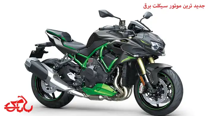 موتور سیکلت Falcon X900 در حال حرکت در جاده، مناسب سفرهای طولانی و شهری